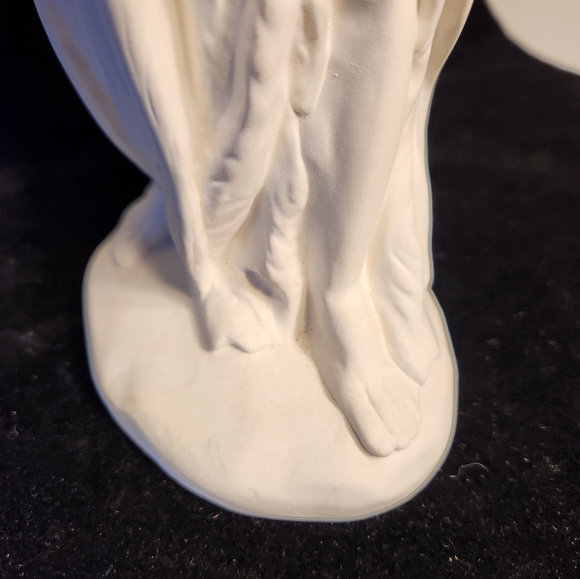 Unpainted Ceramic 10 3/4" Shepherd Praying Nativity Piece - Picture 4 of 10